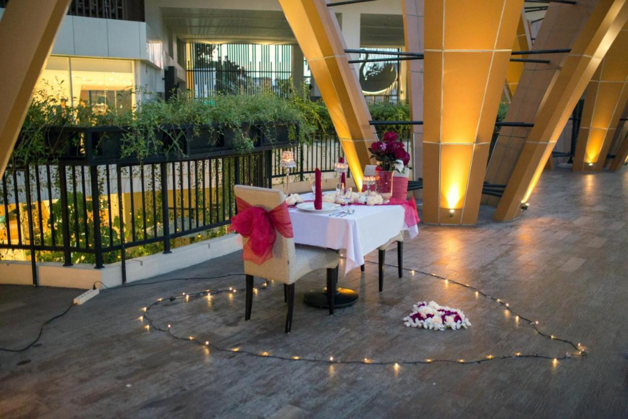 BW Luxury Hotel Jambi Exterior photo