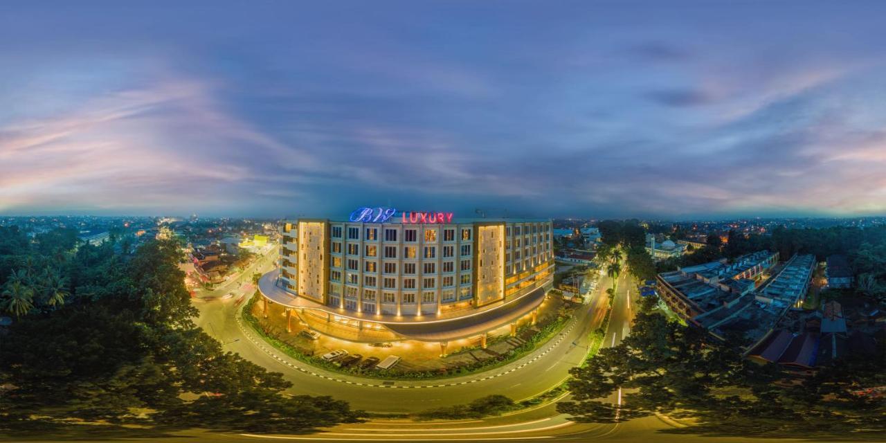 BW Luxury Hotel Jambi Exterior photo